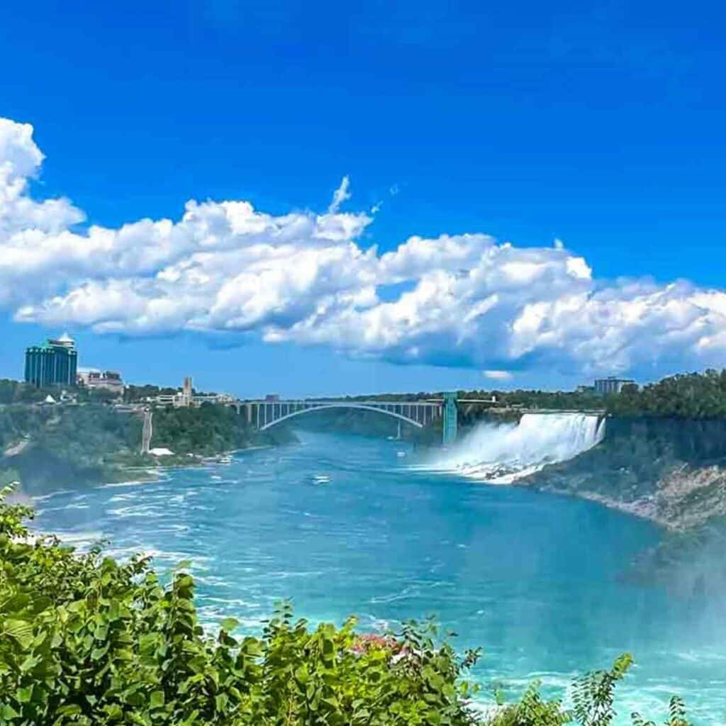 Why Visiting Niagara Falls Is A Must Amazingtravellife why-visiting-niagara-falls-is-a-must-amazingtravellife